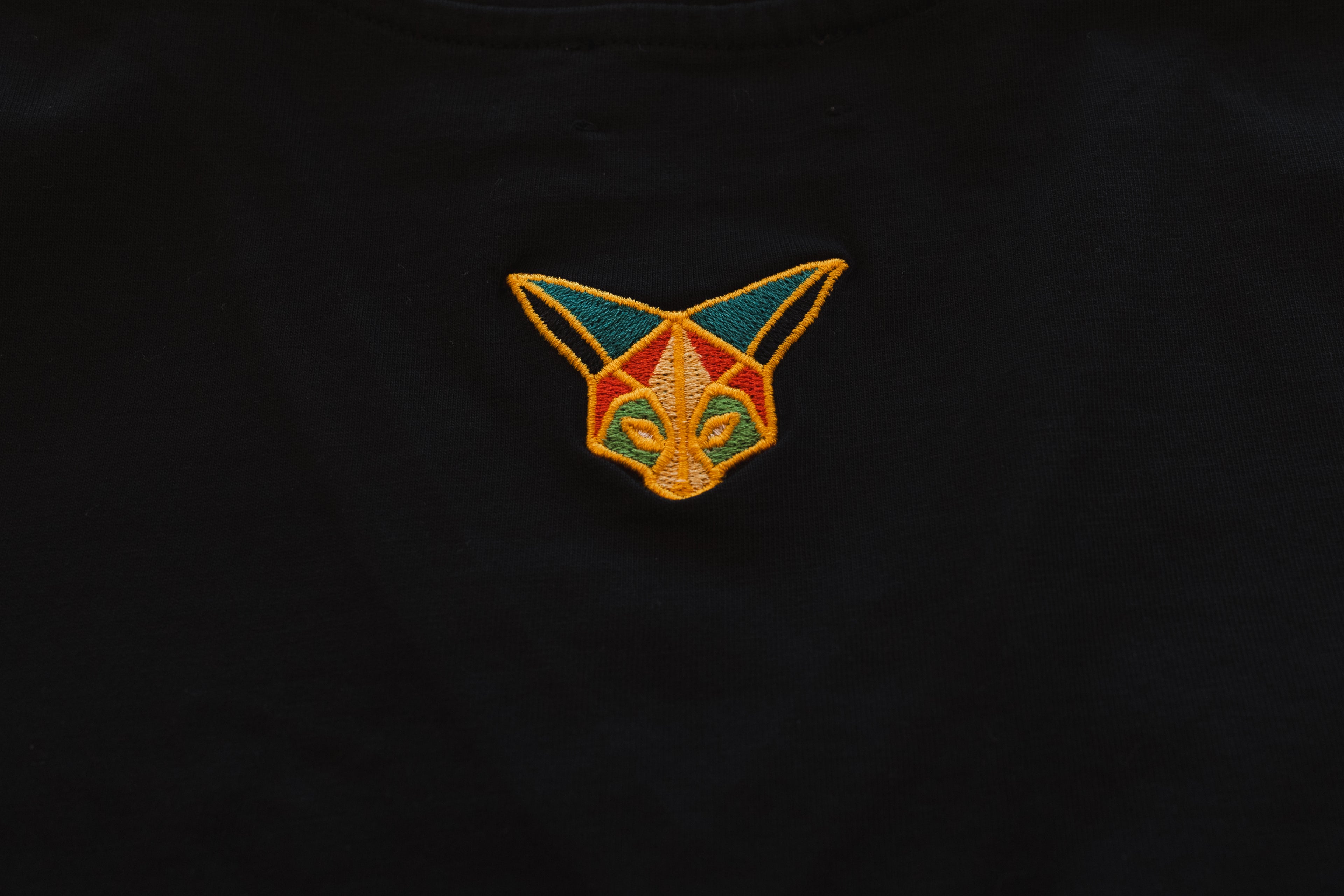 T-shirt noir col V - Fous-moi la paix j'ai mes règles